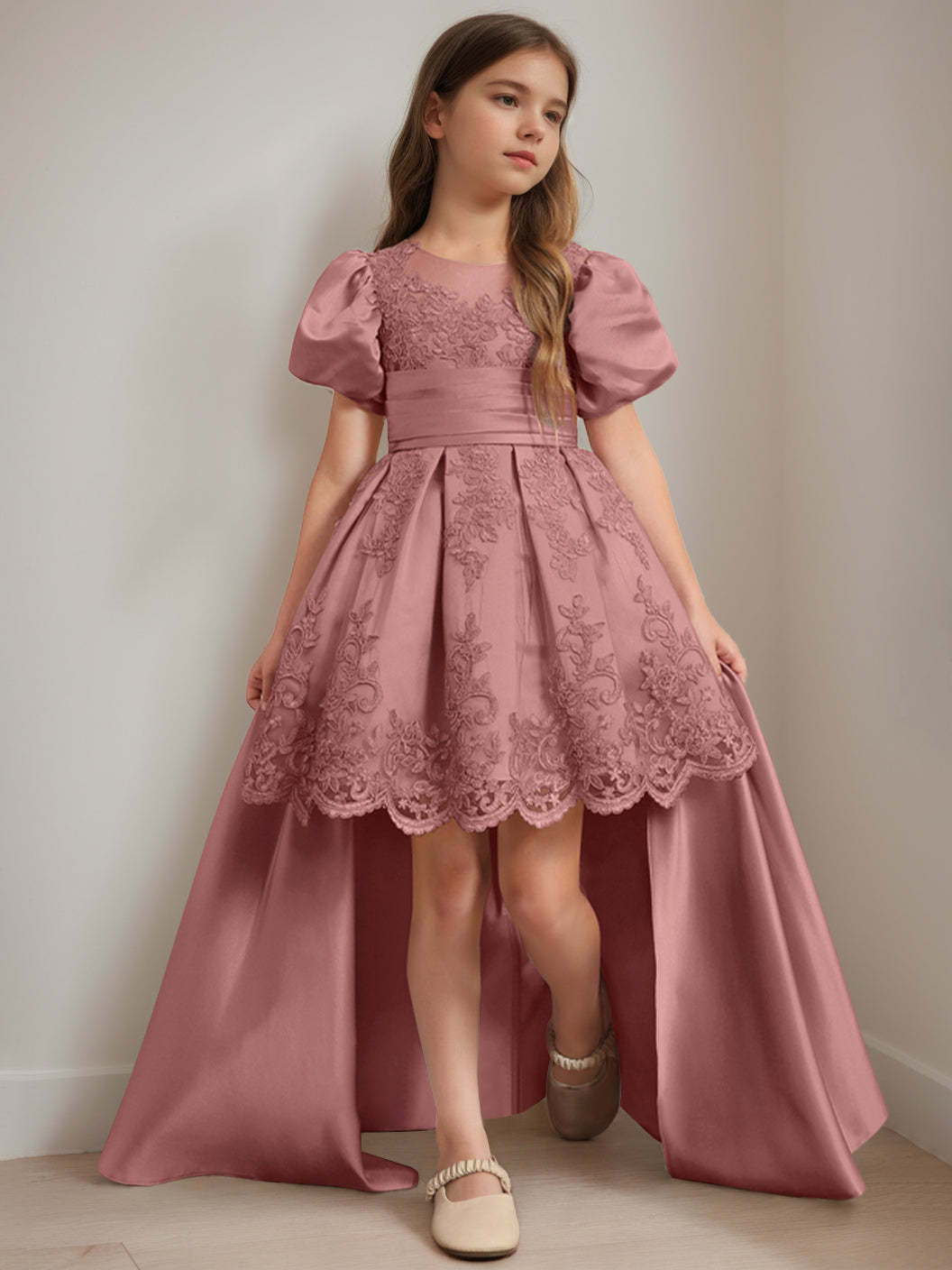 Scoop Neck Knee-Length Ball Gown with Short Sleeves and Appliques for Flower Girls