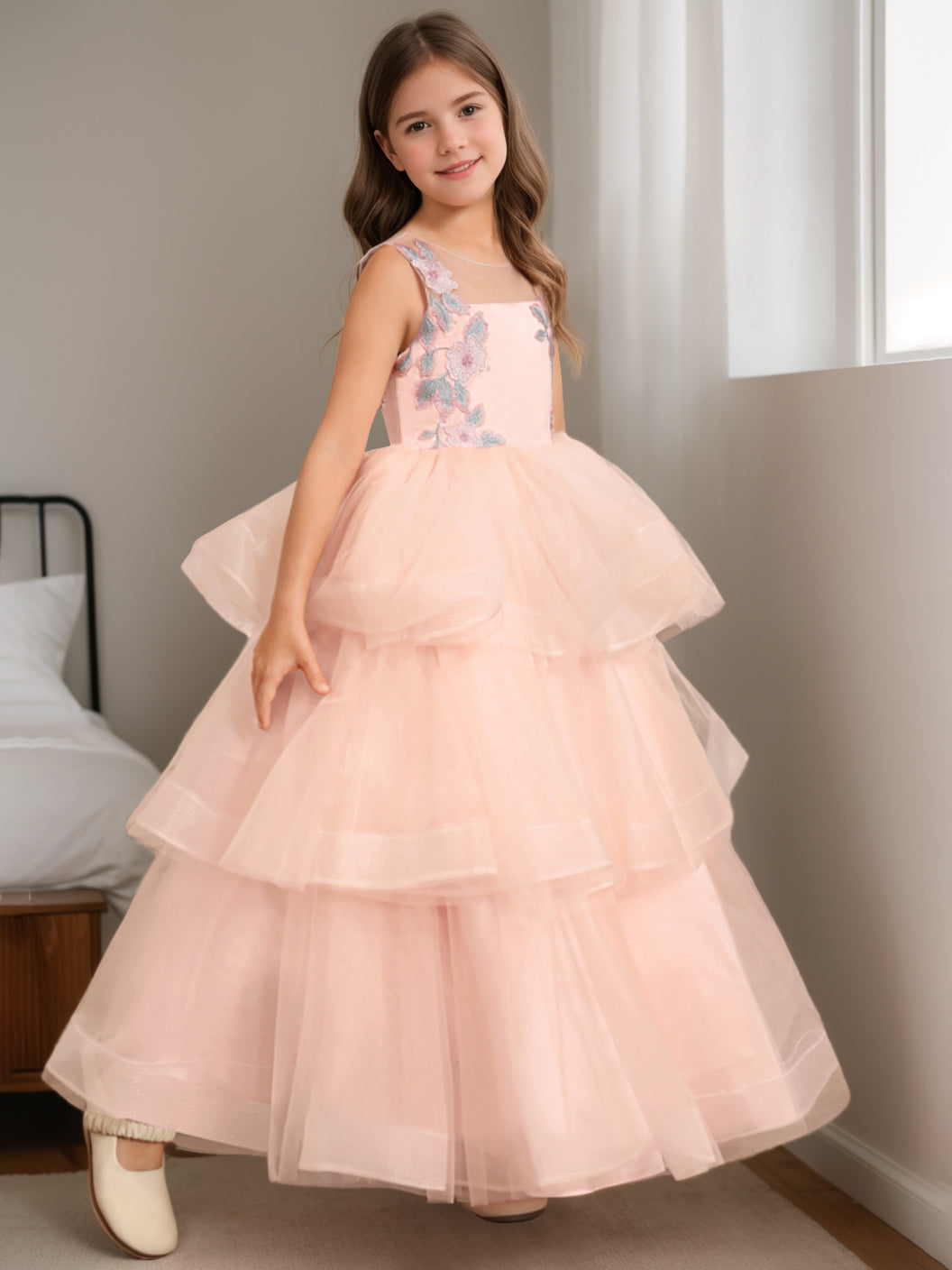 Sleeveless Scoop-Neck Ball Gown with Lace Appliques for Flower Girls