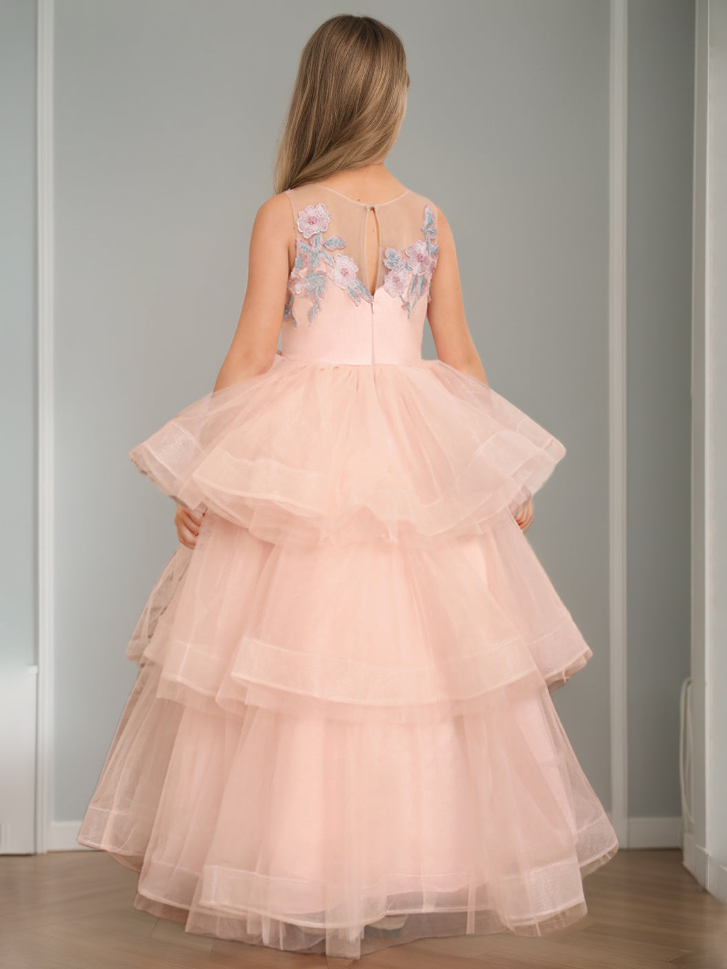 Sleeveless Scoop-Neck Ball Gown with Lace Appliques for Flower Girls