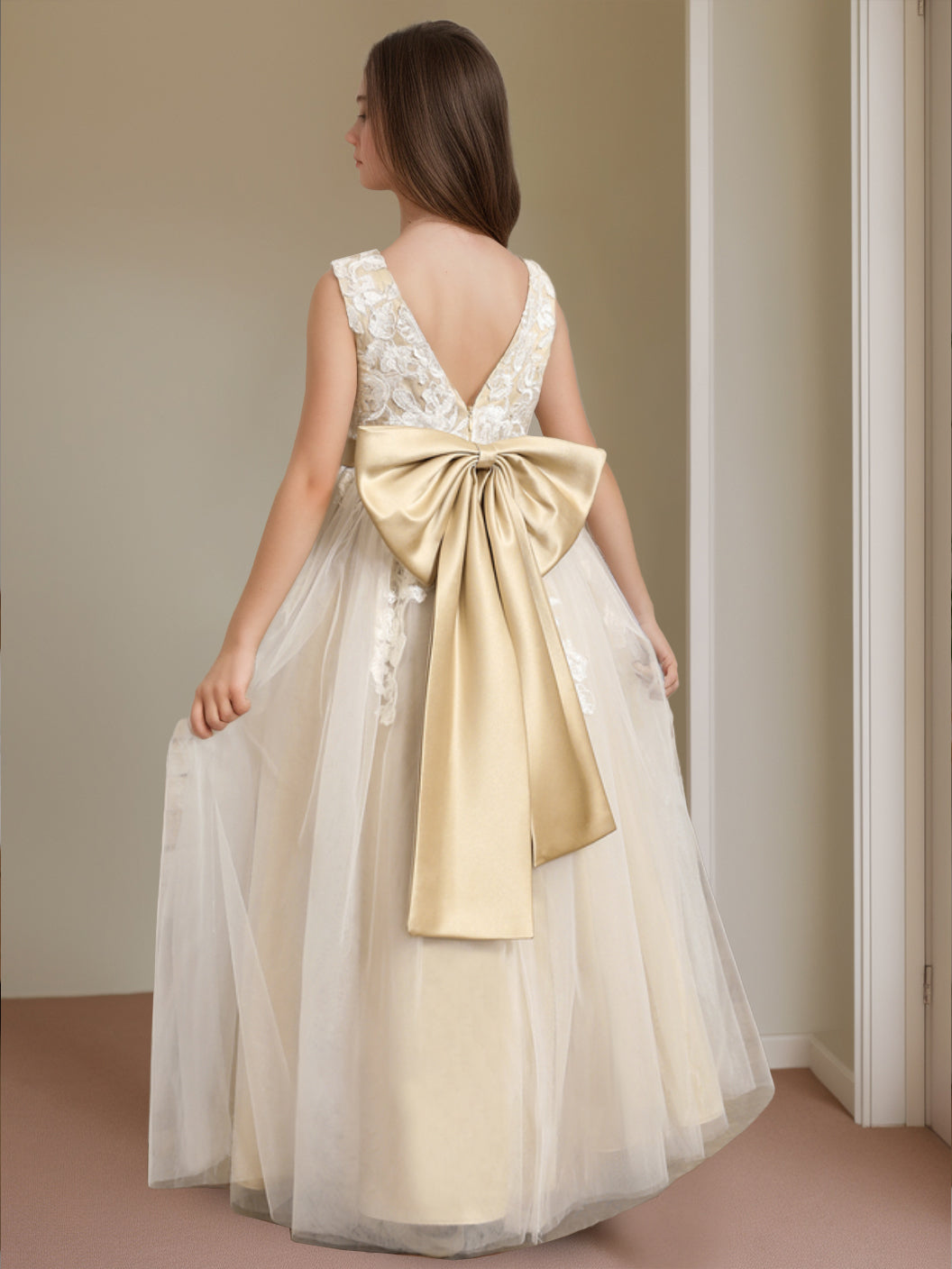 Sleeveless V-Neck A-Line Princess Floor-Length Flower Girl Dress with Bowknot