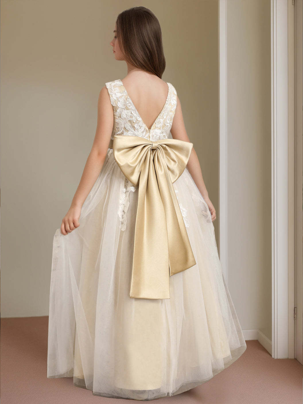 Sleeveless V-Neck A-Line Princess Floor-Length Flower Girl Dress with Bowknot