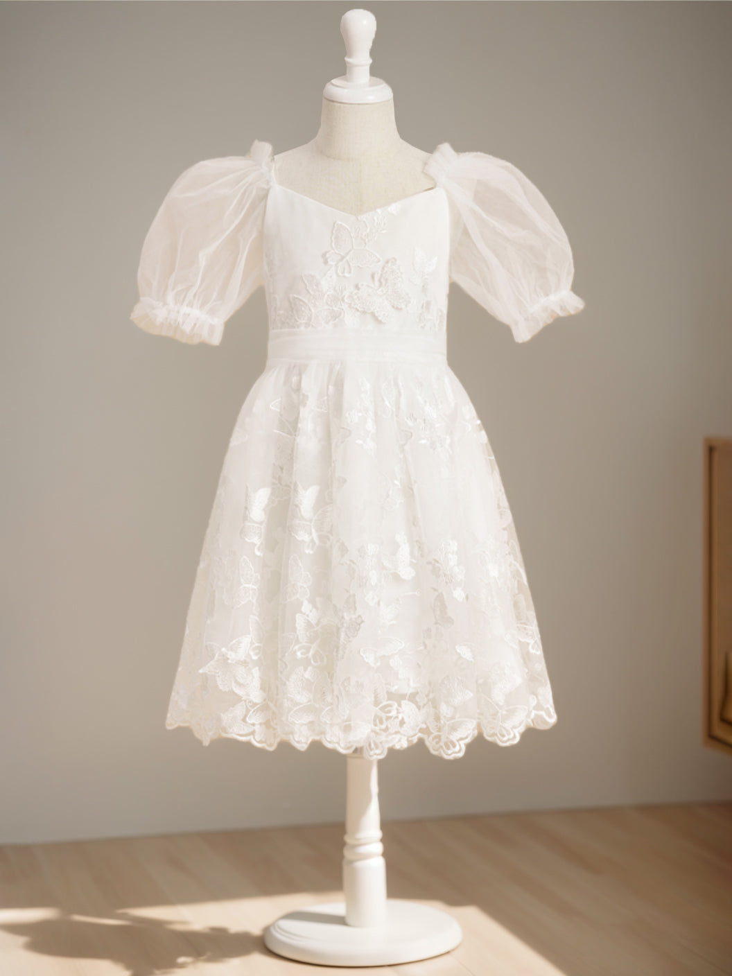 Knee-Length Flower Girl Dress with Lace in A-Line/Princess V-Neck Short Sleeves