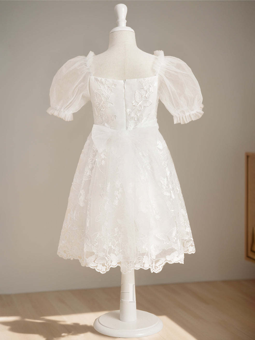 Knee-Length Flower Girl Dress with Lace in A-Line/Princess V-Neck Short Sleeves
