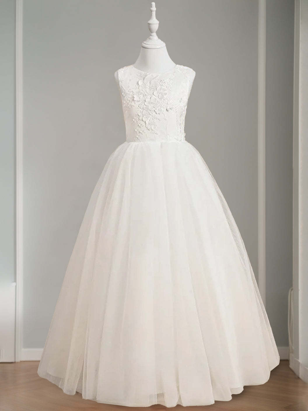 Floor-Length Sleeveless Flower Girl Dress with Appliques in A-Line/Princess Cut and Round Neck