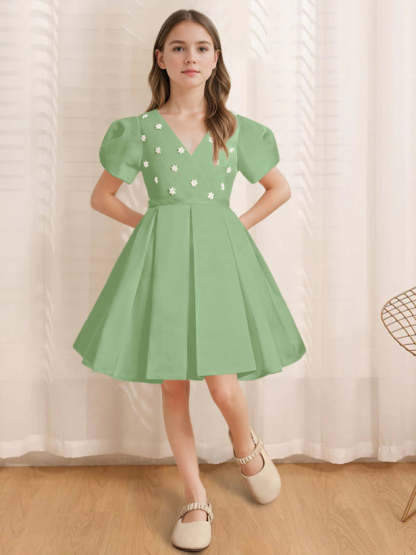 Knee-Length Flower Girl Dress with Appliques in A-Line/Princess V-Neck and Short Sleeves