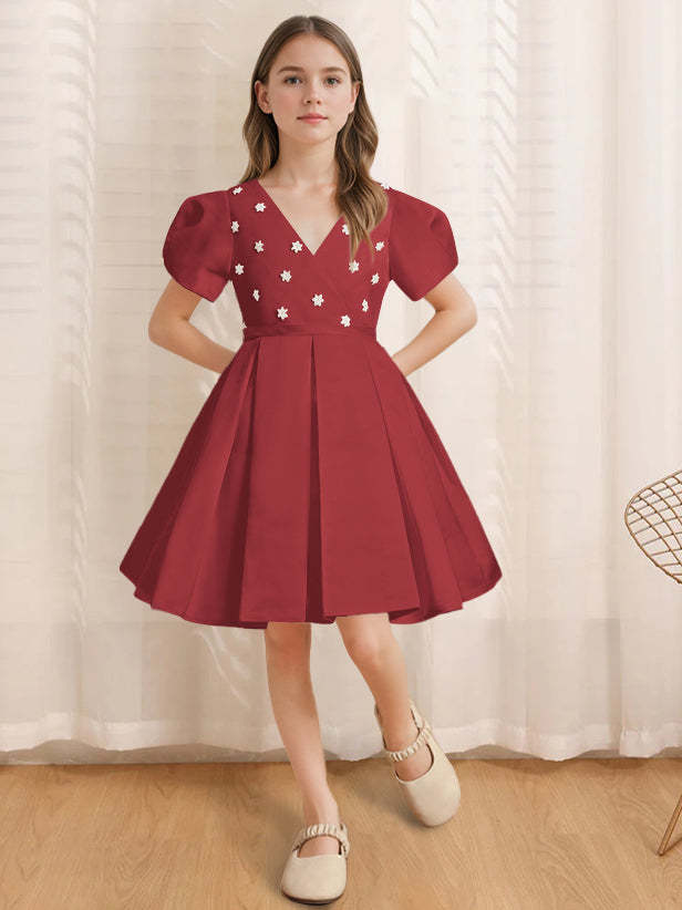 Knee-Length Flower Girl Dress with Appliques in A-Line/Princess V-Neck and Short Sleeves