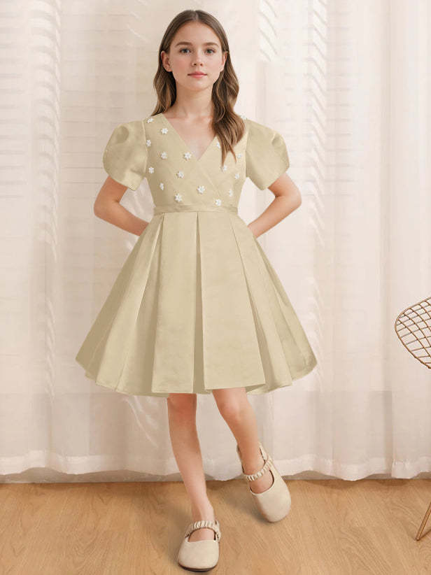 Knee-Length Flower Girl Dress with Appliques in A-Line/Princess V-Neck and Short Sleeves
