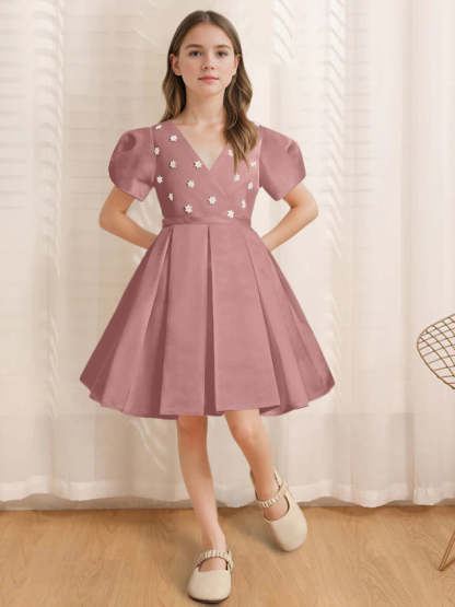 Knee-Length Flower Girl Dress with Appliques in A-Line/Princess V-Neck and Short Sleeves