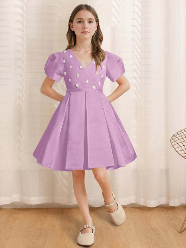 Knee-Length Flower Girl Dress with Appliques in A-Line/Princess V-Neck and Short Sleeves