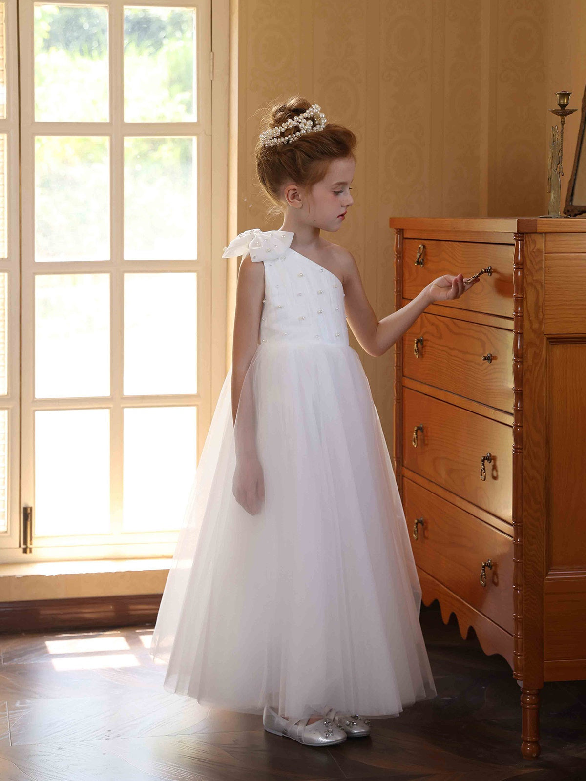 One-shoulder Sleeveless Flower Girl Dresses in Ball-Gown Satin Tulle with Bowknot