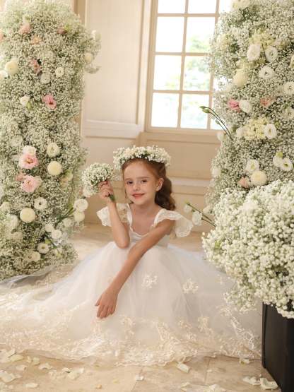 Sleeveless Floor-Length Tulle Ball-Gown with Square Neckline and Lace Flowers for Flower Girls
