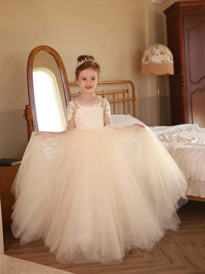 Floor-Length Tulle Ball-Gown Flower Girl Dresses With Scoop Neck and Long Lace Sleeves