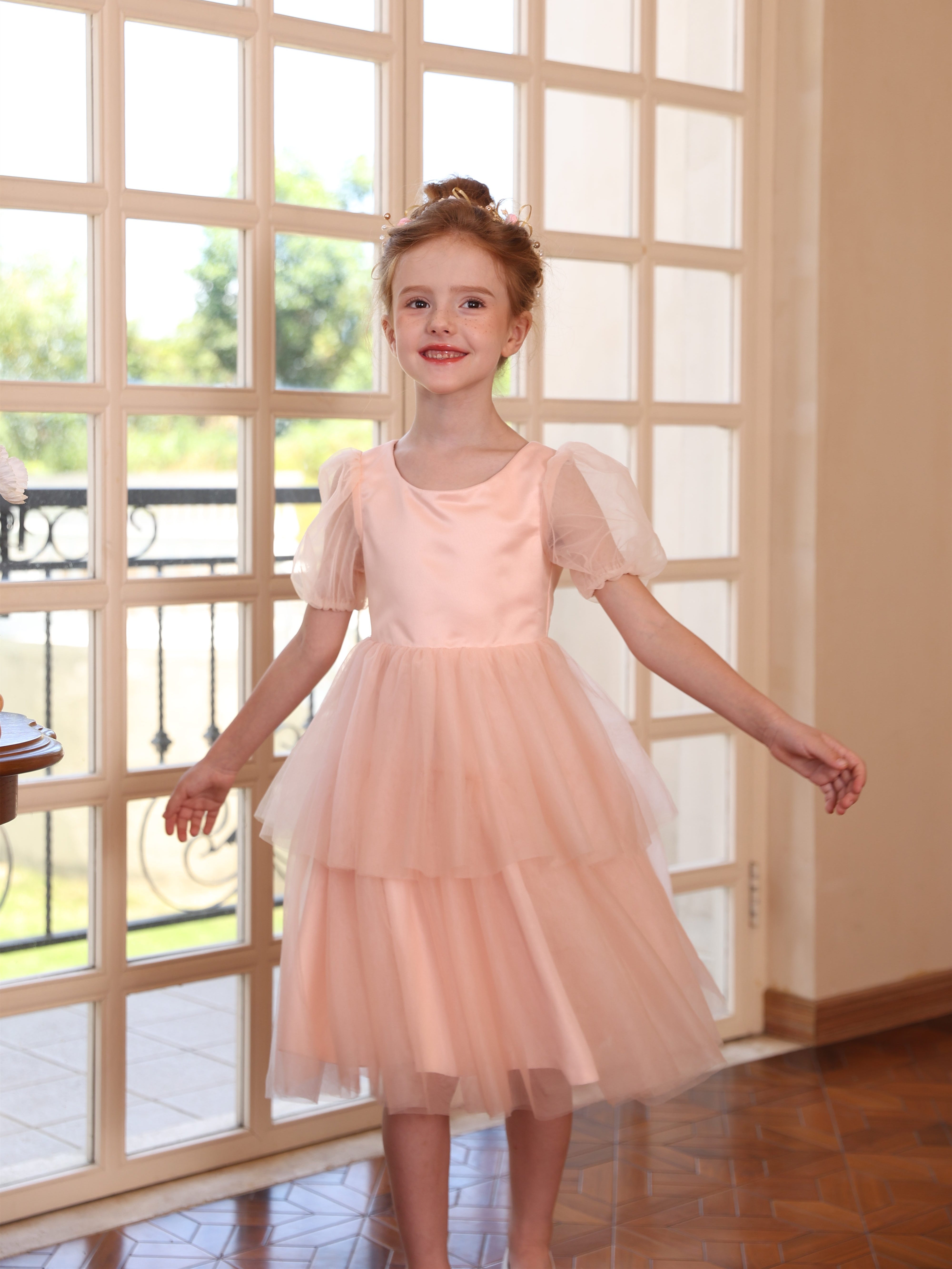 Knee-Length Scoop Neck Tulle Flower Girl Dress with Short Sleeves