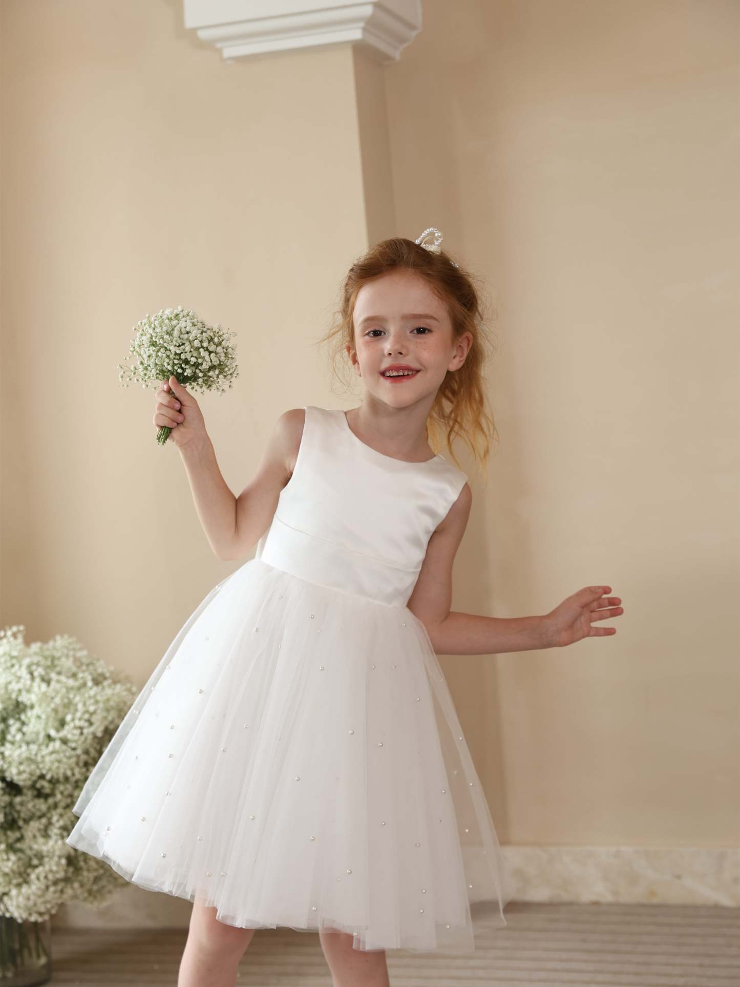 Short Sleeveless Scoop Ball-Gown Flower Girl Dresses Featuring a Bowknot