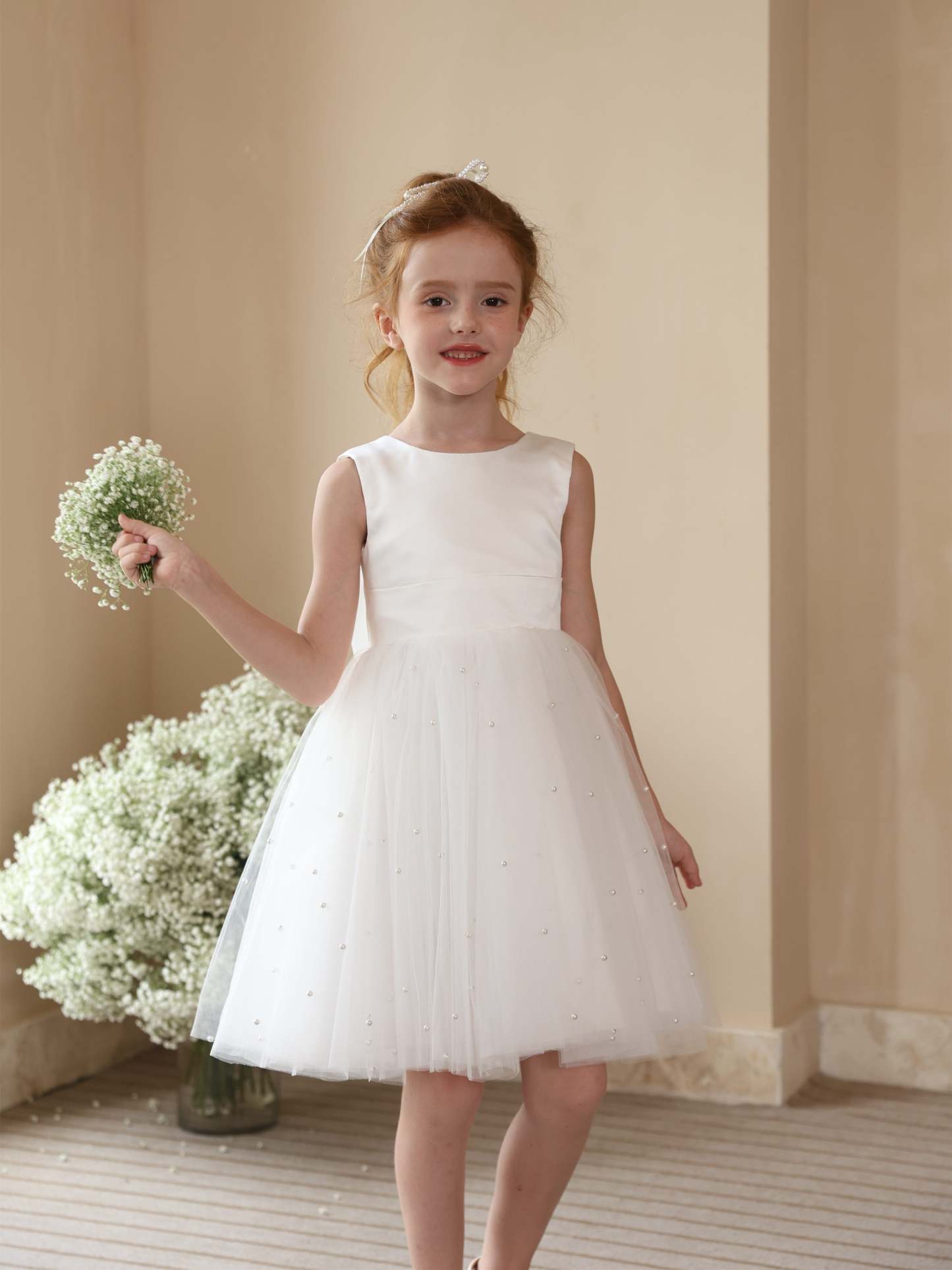Short Sleeveless Scoop Ball-Gown Flower Girl Dresses Featuring a Bowknot