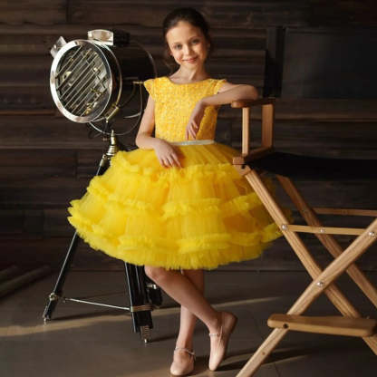 Sleeveless Scoop-Neck Knee-Length Flower Girl Ball Gown with Bowknot