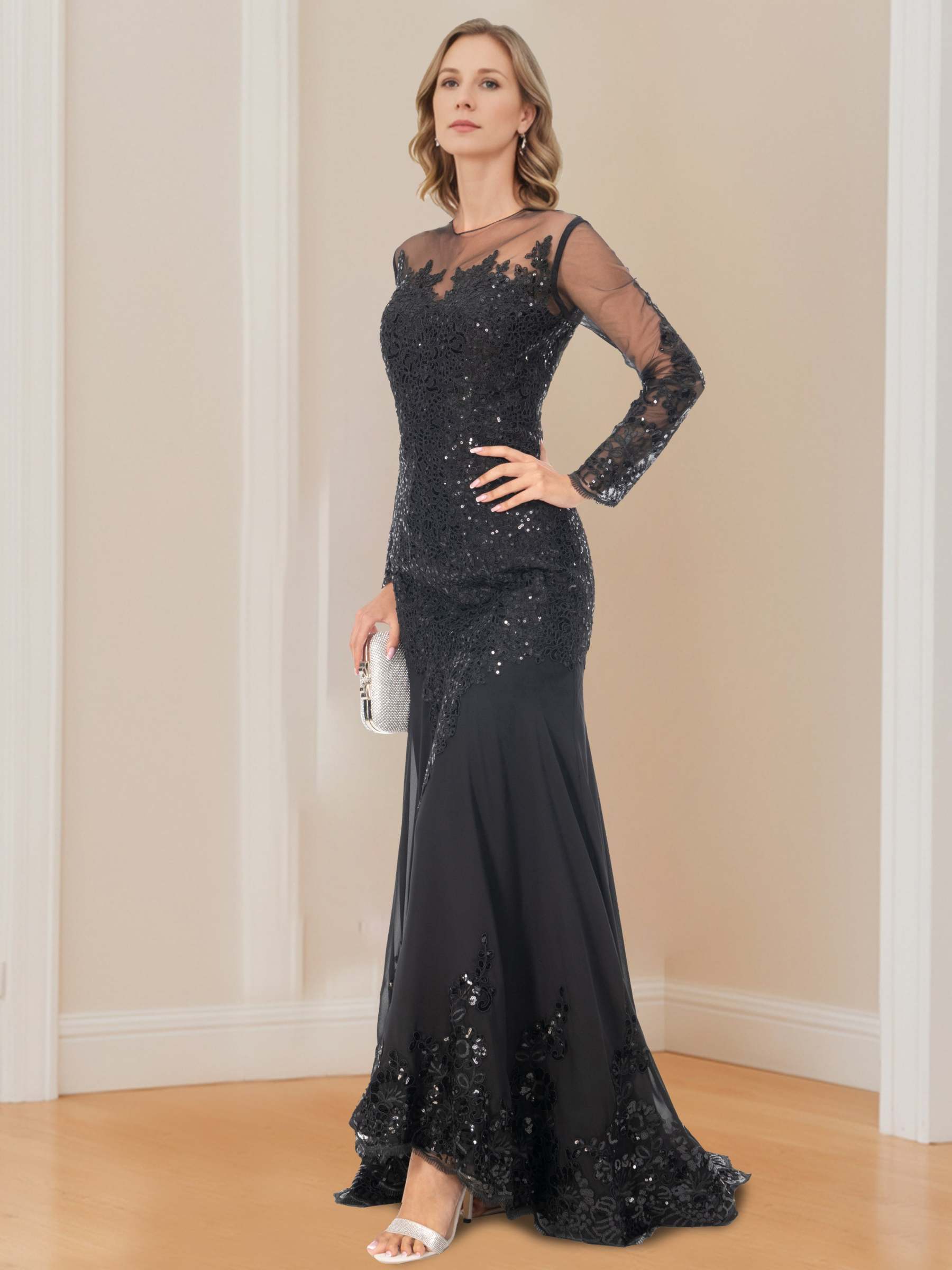 Long-Sleeved Scoop Neck Mermaid/Trumpet Mother of the Bride Dress with Applique