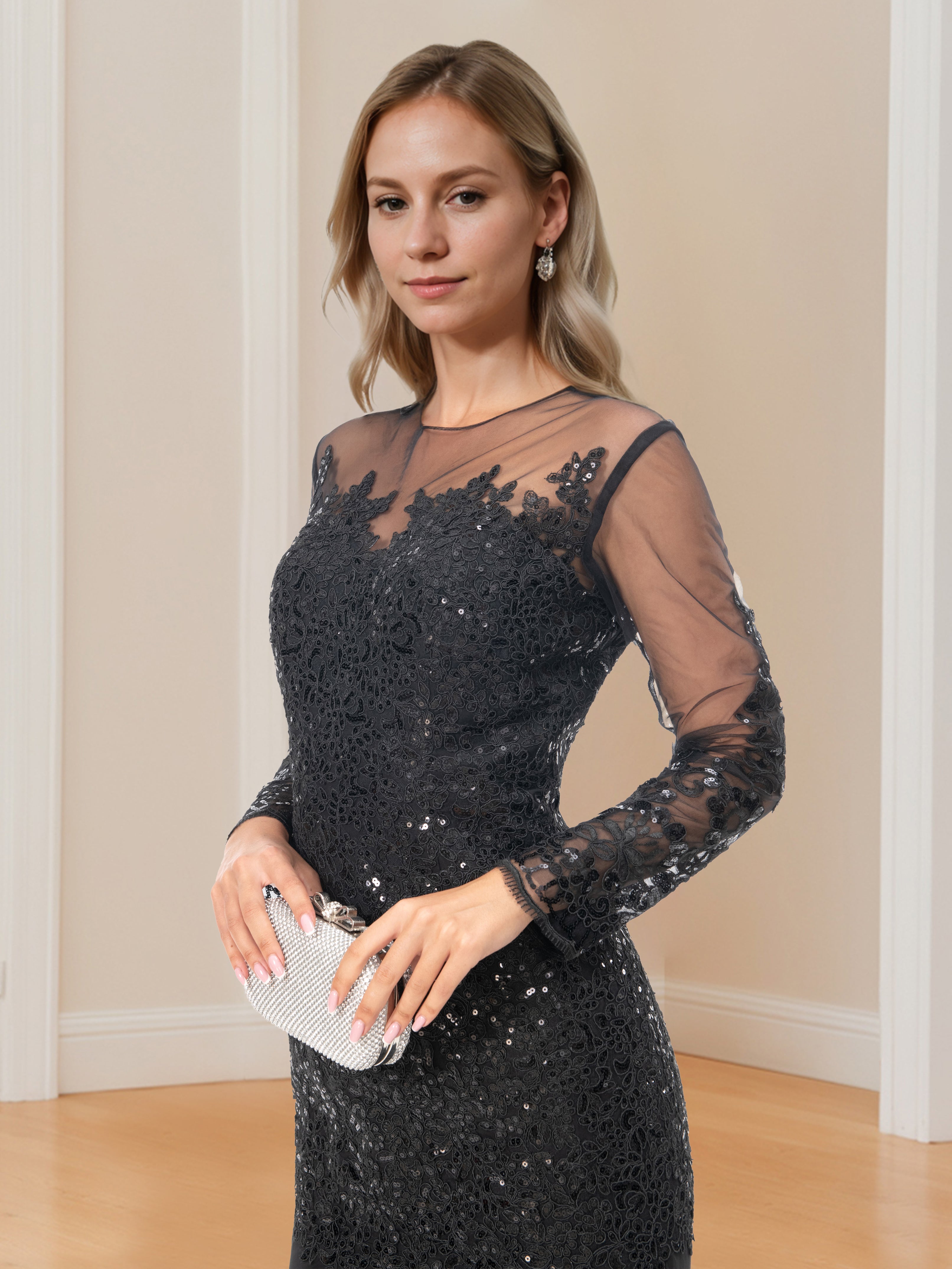 Long-Sleeved Scoop Neck Mermaid/Trumpet Mother of the Bride Dress with Applique