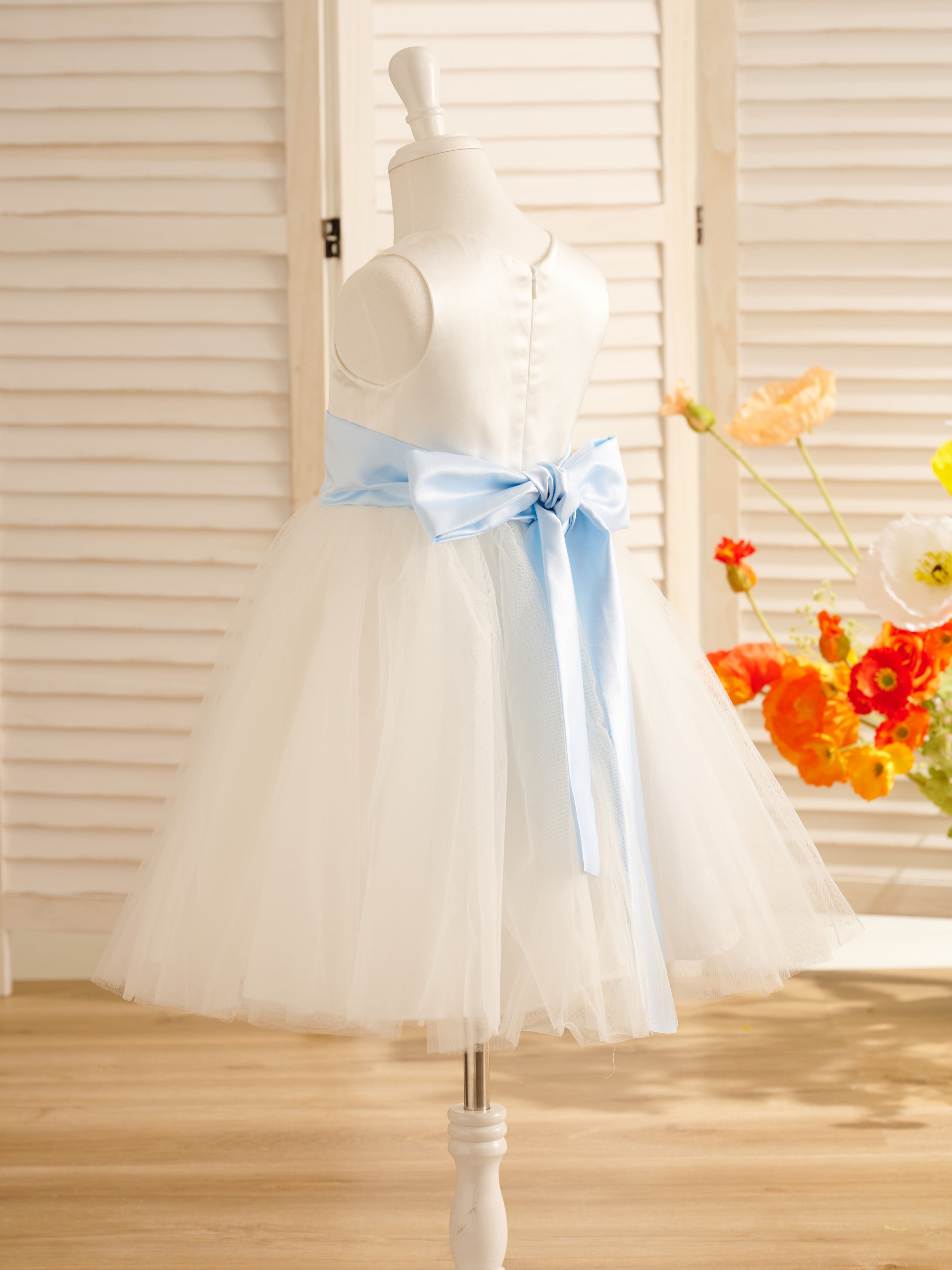 Knee-length Flower Girl Dress in Satin Tulle with A-Line Cut