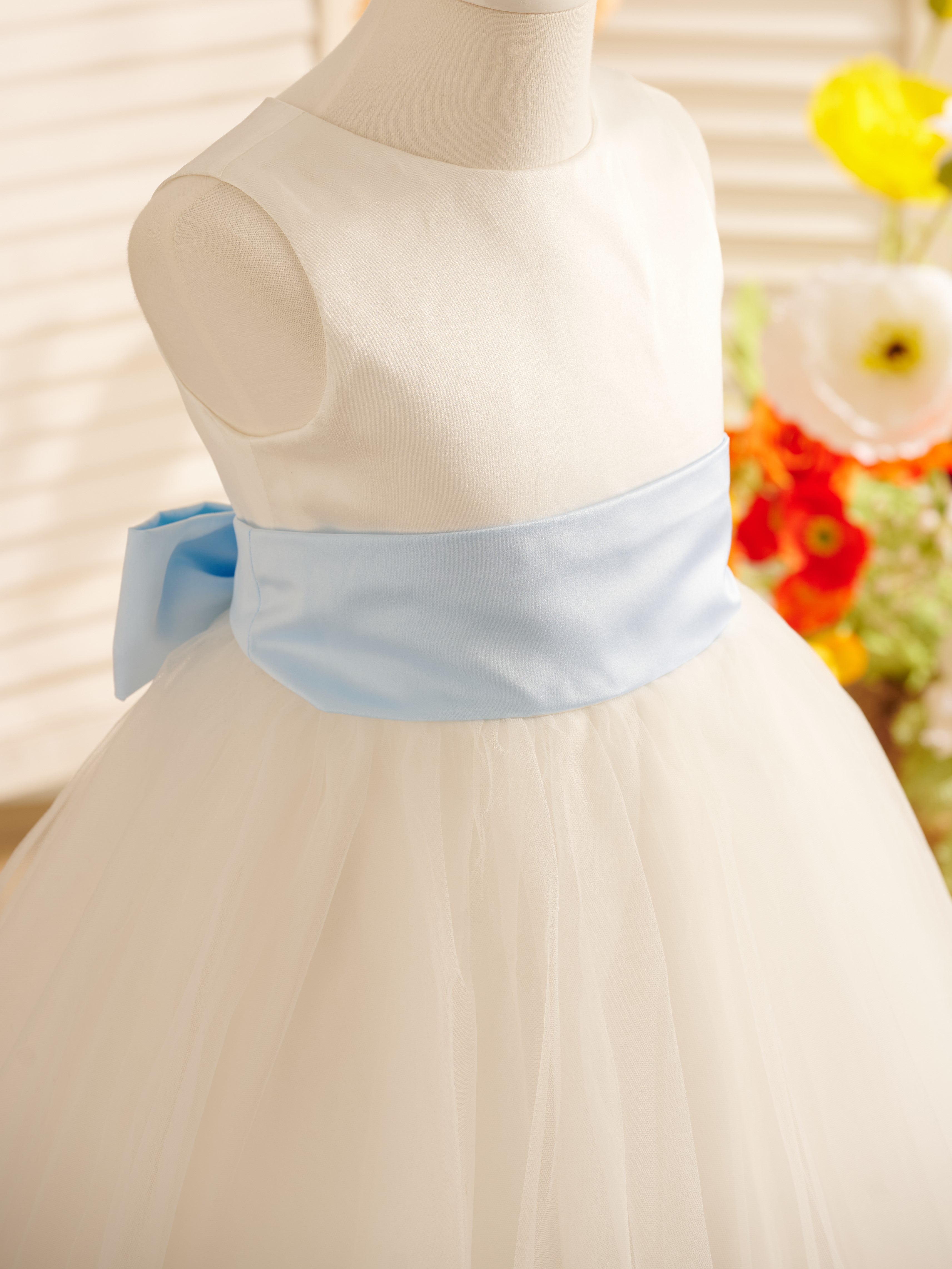 Knee-length Flower Girl Dress in Satin Tulle with A-Line Cut