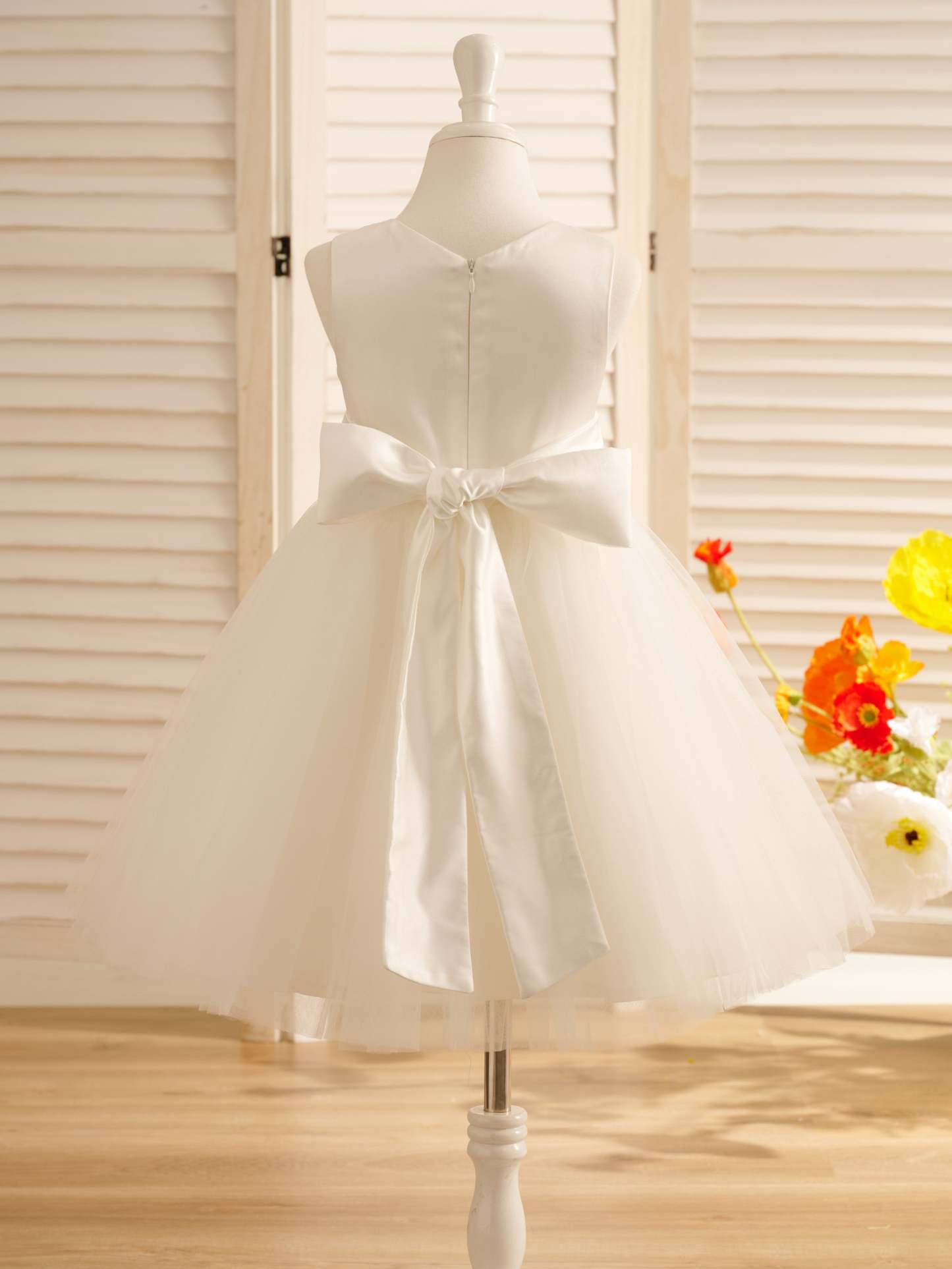 Knee-length Flower Girl Dress in Satin Tulle with A-Line Cut