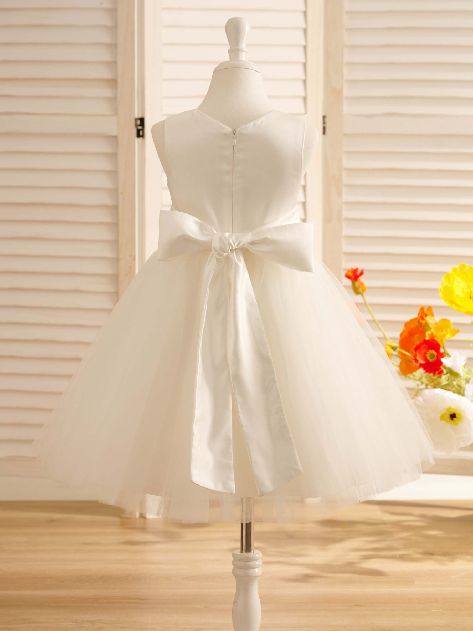 Knee-length Flower Girl Dress in Satin Tulle with A-Line Cut