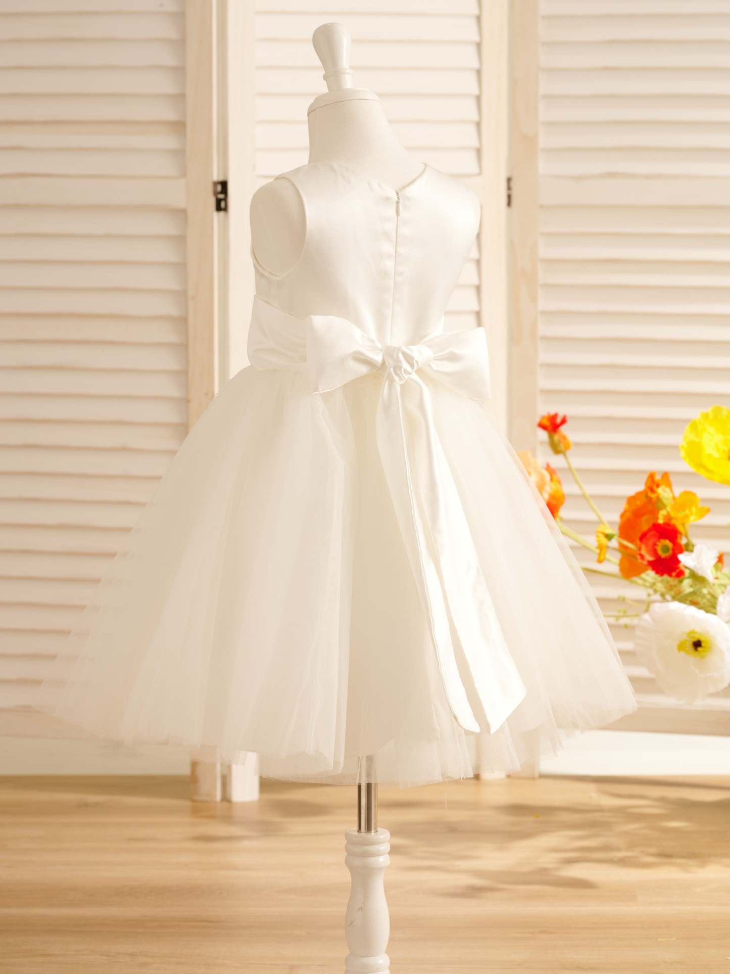 Knee-length Flower Girl Dress in Satin Tulle with A-Line Cut