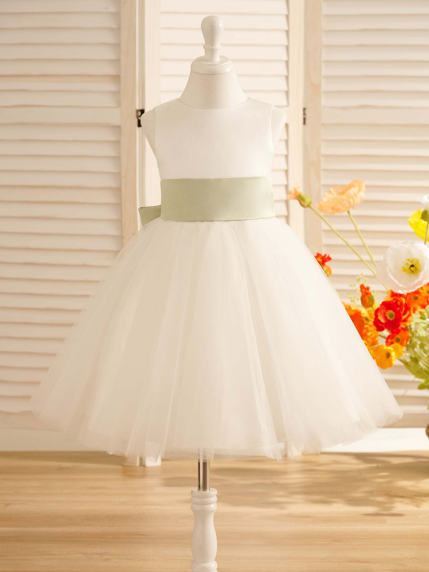 Knee-length Flower Girl Dress in Satin Tulle with A-Line Cut
