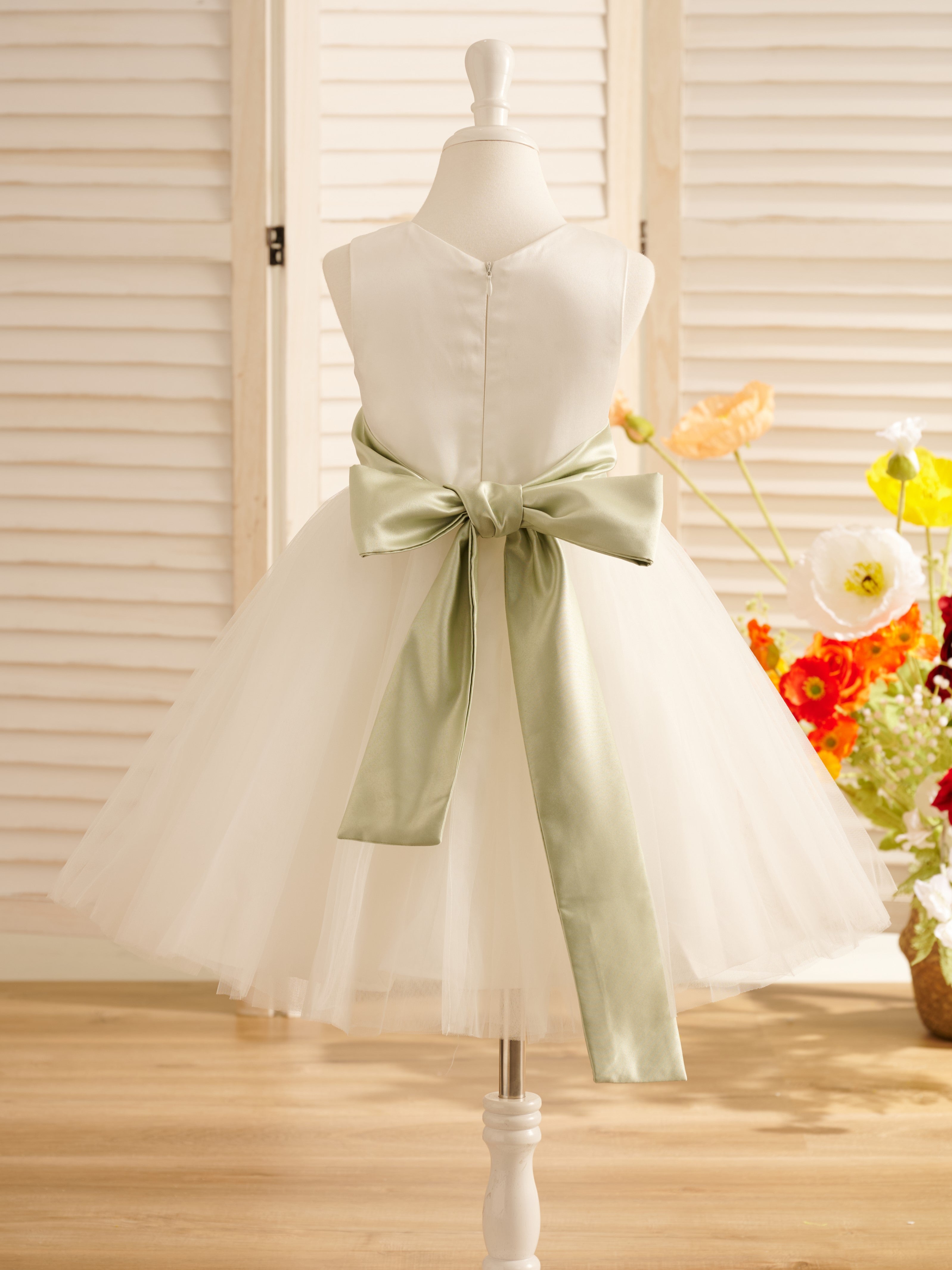 Knee-length Flower Girl Dress in Satin Tulle with A-Line Cut
