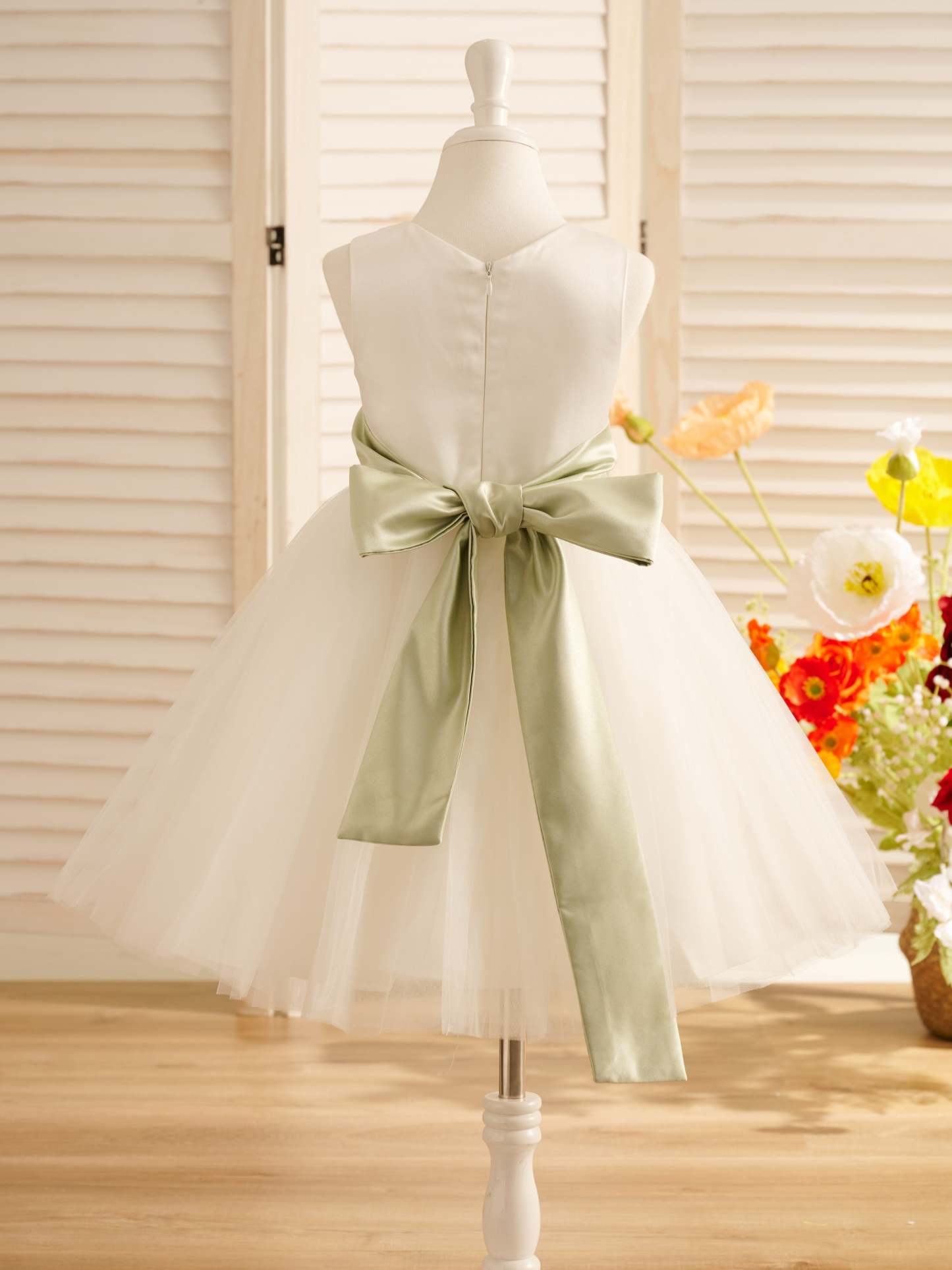 Knee-length Flower Girl Dress in Satin Tulle with A-Line Cut