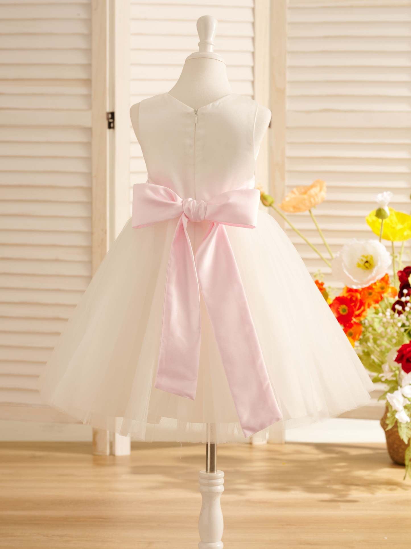 Knee-length Flower Girl Dress in Satin Tulle with A-Line Cut