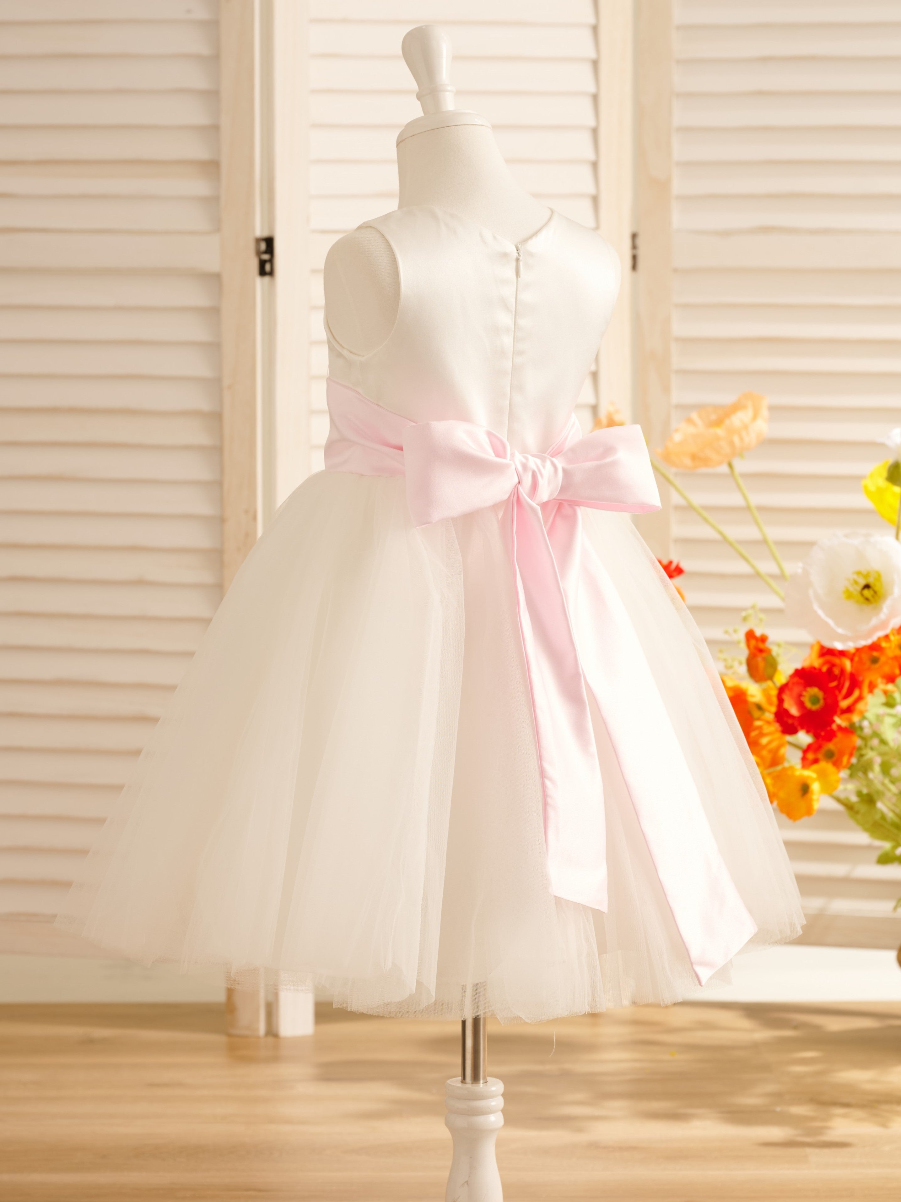 Knee-length Flower Girl Dress in Satin Tulle with A-Line Cut