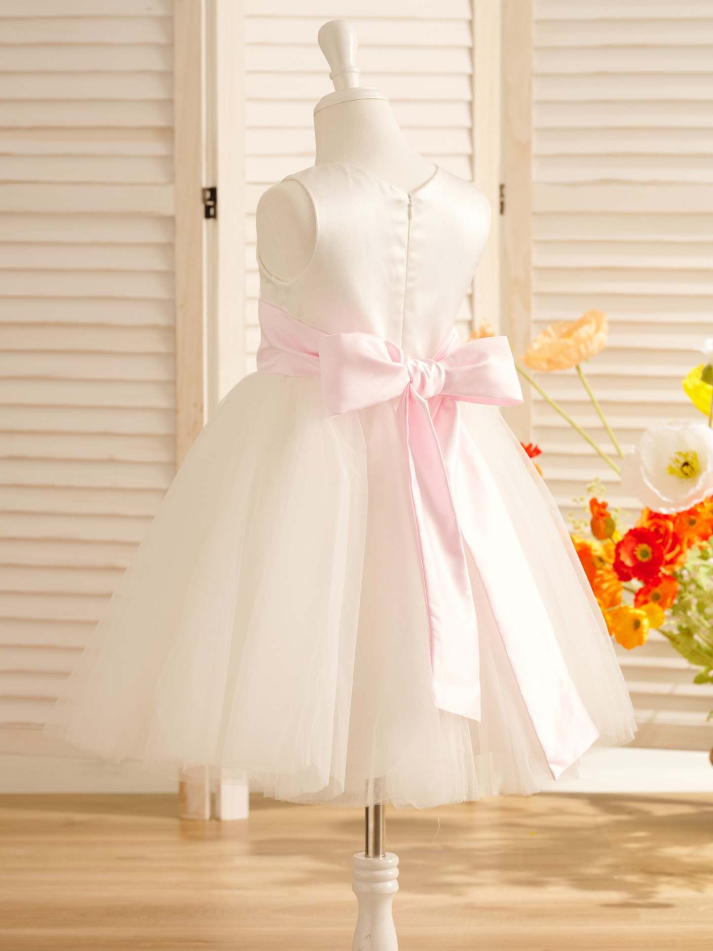 Knee-length Flower Girl Dress in Satin Tulle with A-Line Cut