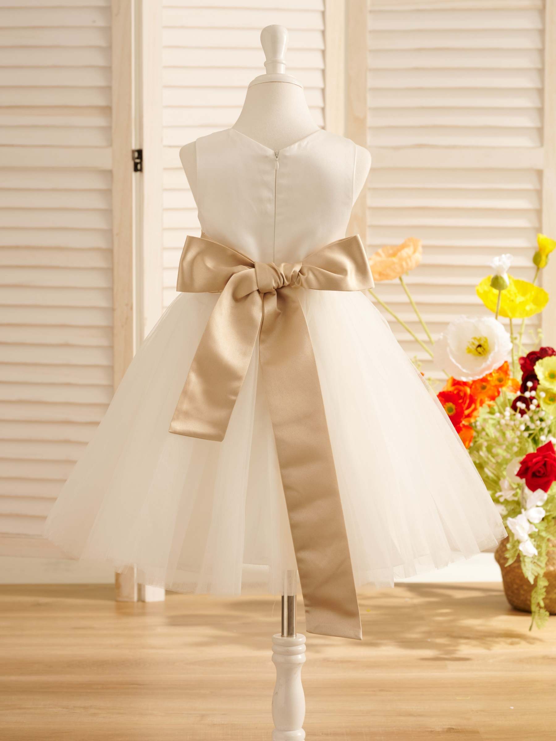 Knee-length Flower Girl Dress in Satin Tulle with A-Line Cut