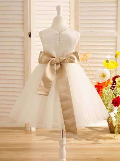 Knee-length Flower Girl Dress in Satin Tulle with A-Line Cut