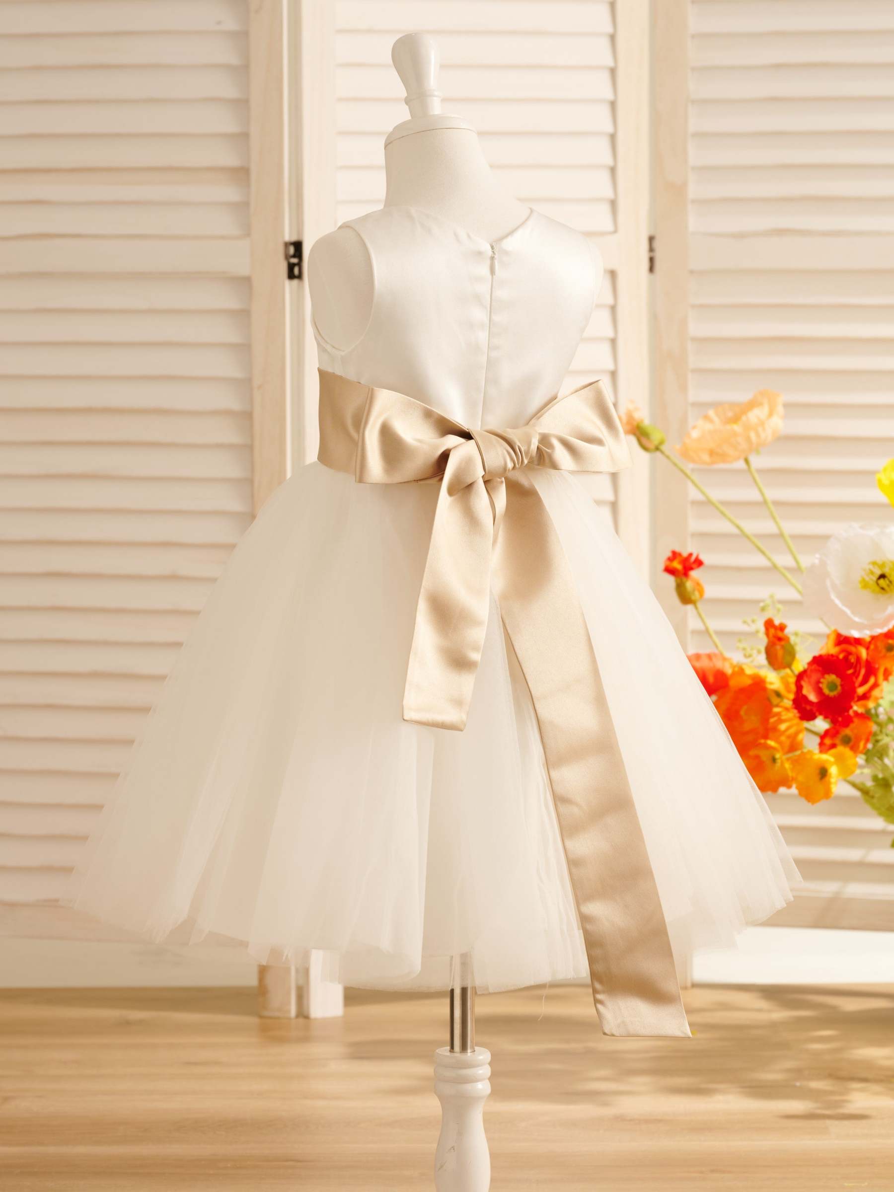 Knee-length Flower Girl Dress in Satin Tulle with A-Line Cut