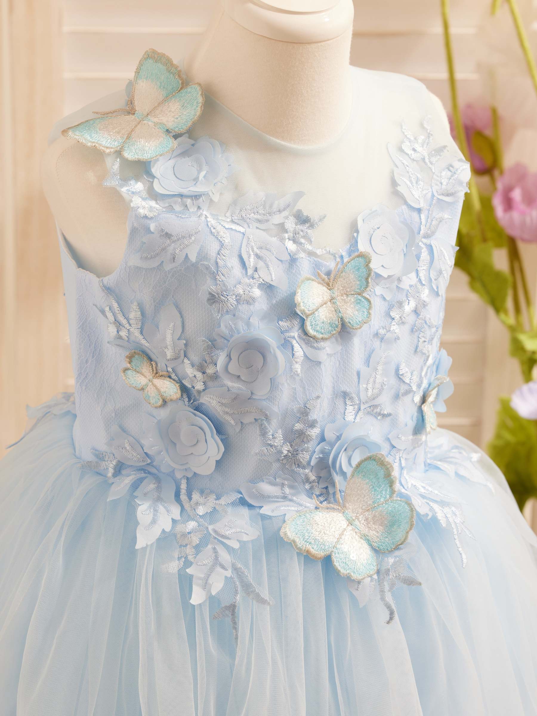 Knee-Length Flower Girl Dress in Sleeveless Lace Tulle