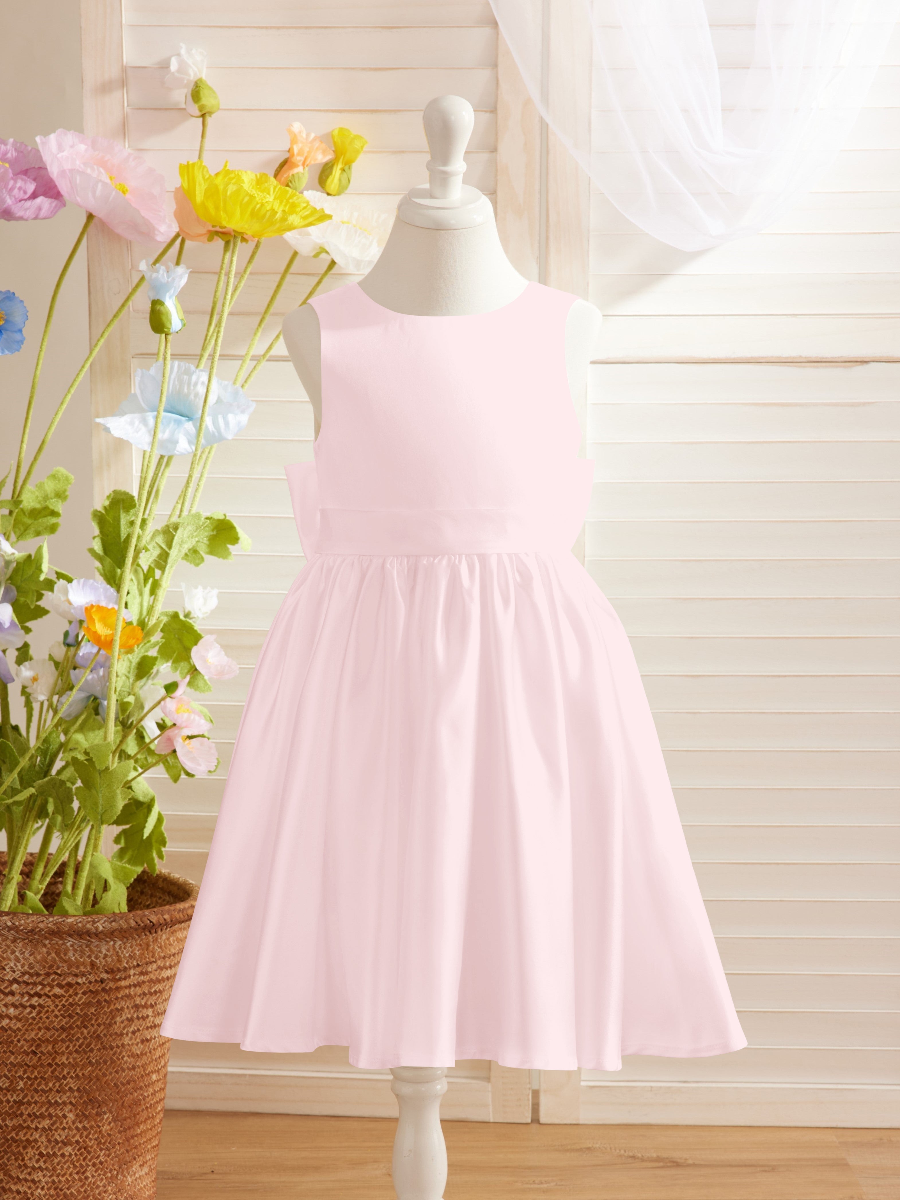 Knee-length Flower Girl Dress with Elegant A-line Satin V-Back Bow