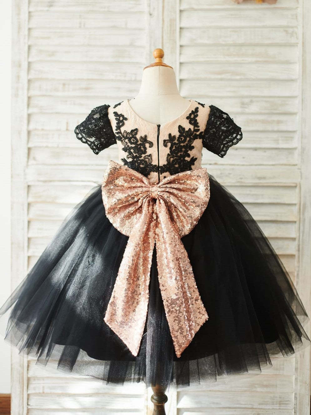Knee-length Girl Dress in Elegant Black Lace with Tulle and Sequin Waist