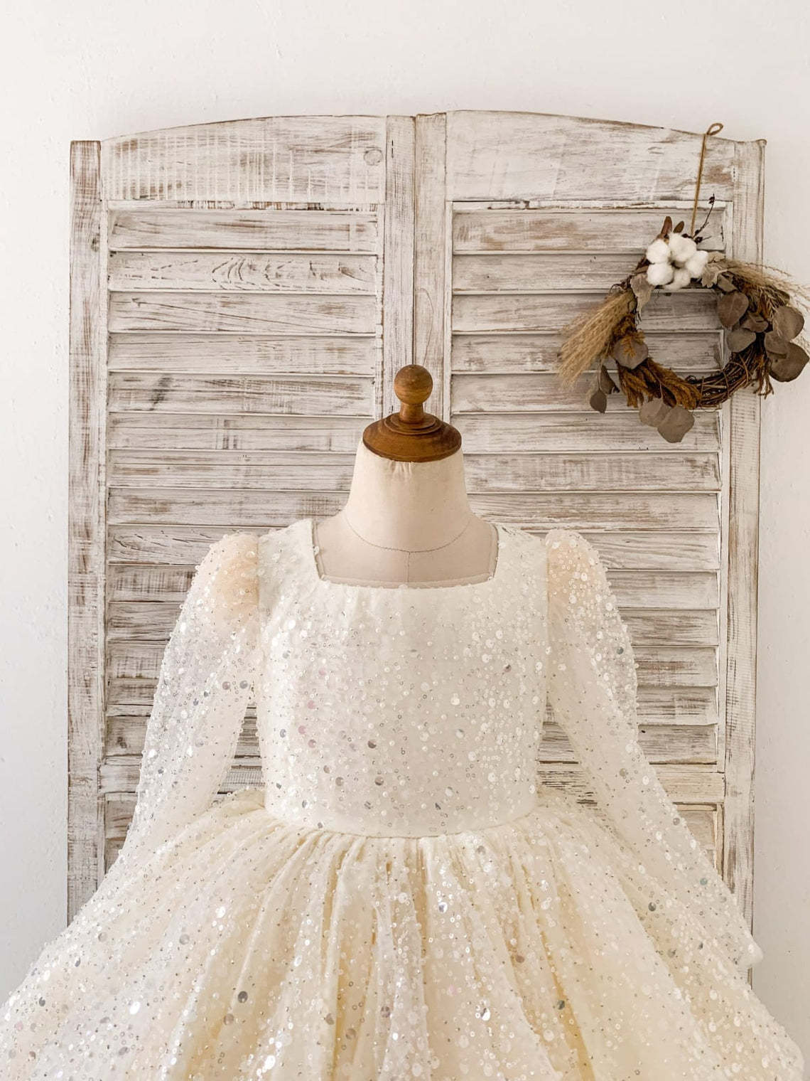 Ivory Knee-length Dress in Satin