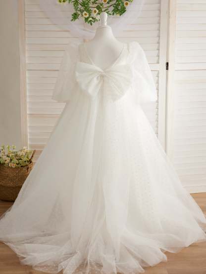 Graceful Polka Dot Tulle Dress with Puff Sleeves and Sweep Train for First Communion
