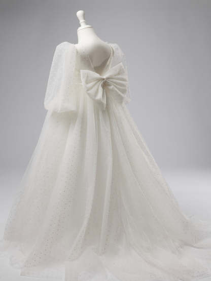 Graceful Polka Dot Tulle Dress with Puff Sleeves and Sweep Train for First Communion