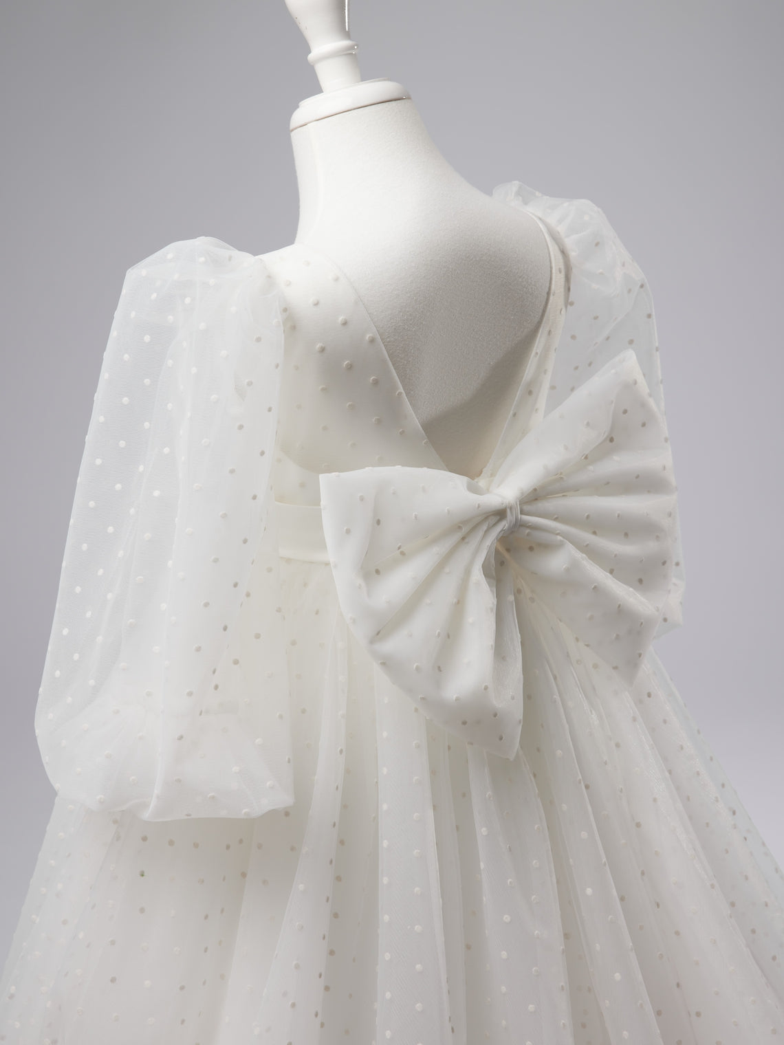 Graceful Polka Dot Tulle Dress with Puff Sleeves and Sweep Train for First Communion