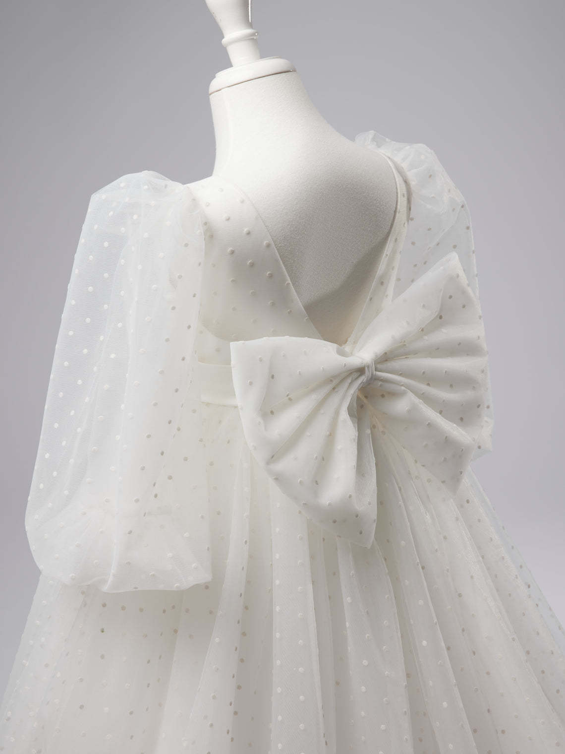 Graceful Polka Dot Tulle Dress with Puff Sleeves and Sweep Train for First Communion