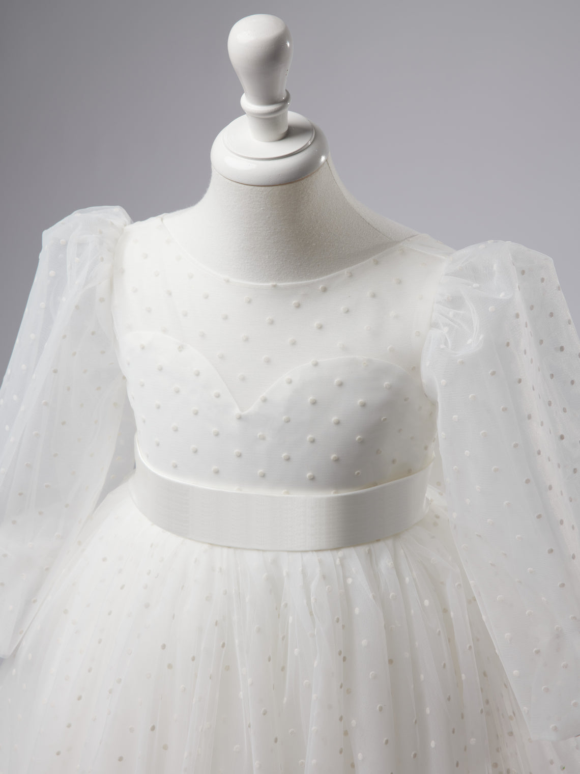 Graceful Polka Dot Tulle Dress with Puff Sleeves and Sweep Train for First Communion