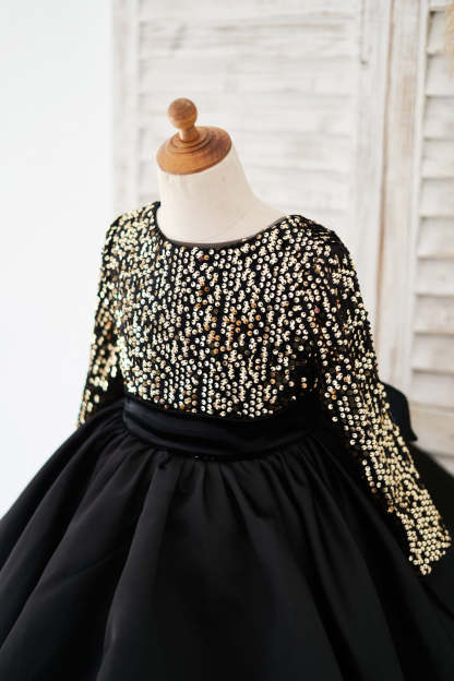 Black Knee-length Dress with Sequins