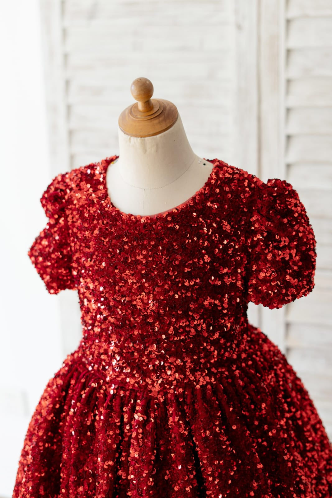 Burgundy Velvet Knee-length Dress with Sequins