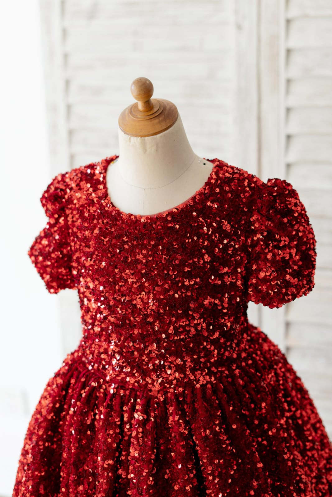 Burgundy Velvet Knee-length Dress with Sequins