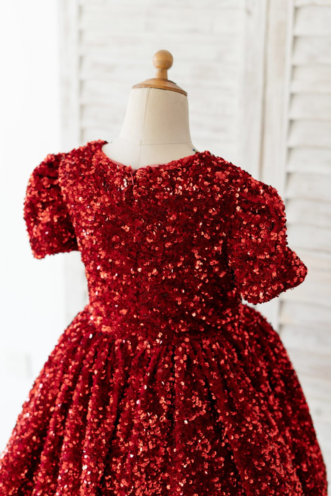 Burgundy Velvet Knee-length Dress with Sequins
