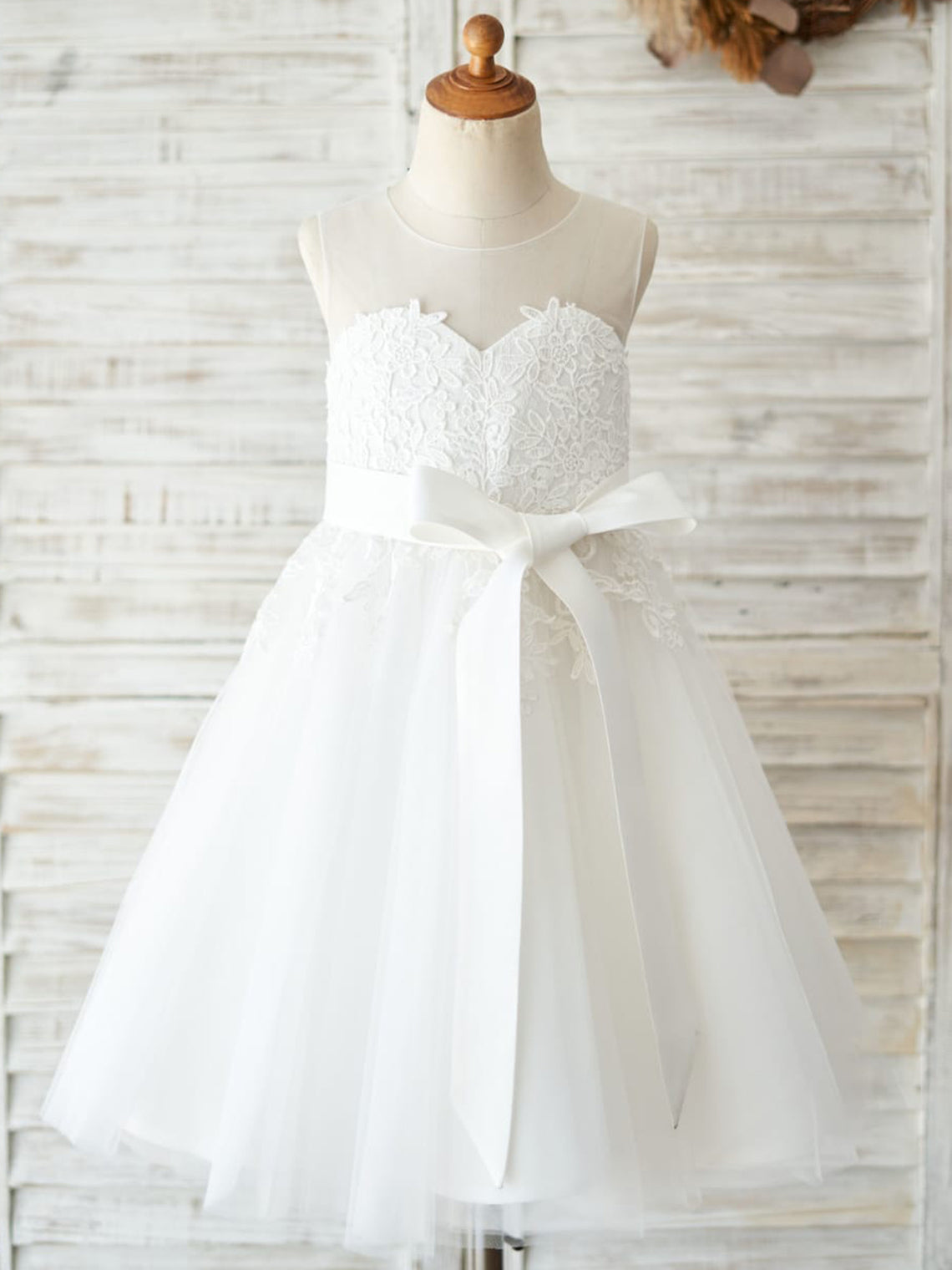 Knee-length Flower Girl Dress in Lace Tulle for First Communion